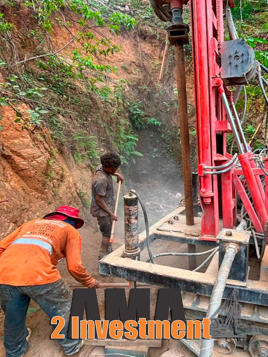 Perforación de un pozo en una ladera de Roatán